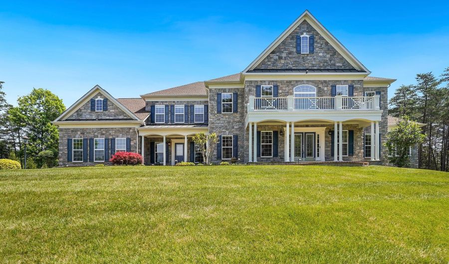 42115 PLEASANT FOREST Ct, Ashburn, VA 20148 - 5 Beds, 8 Bath