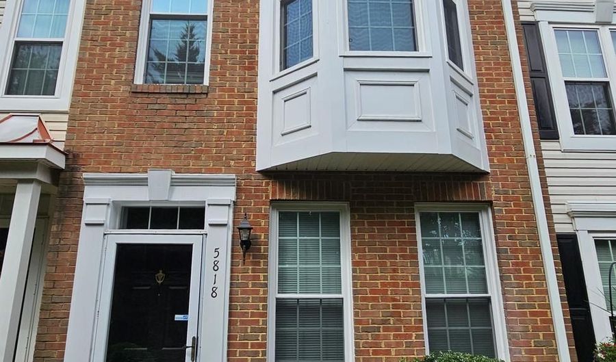 5818 COWLING Ct, Alexandria, VA 22304 - 3 Beds, 4 Bath