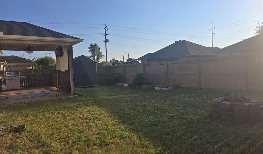 211 Colony Ct, Barling, AR 72923 - 4 Beds, 2 Bath