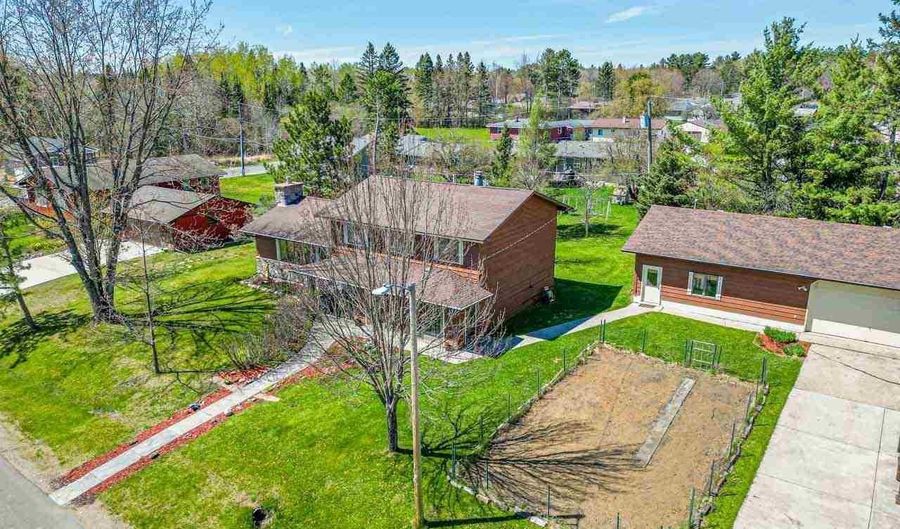 130 Linda Dr, Aurora, MN 55705 - 3 Beds, 3 Bath