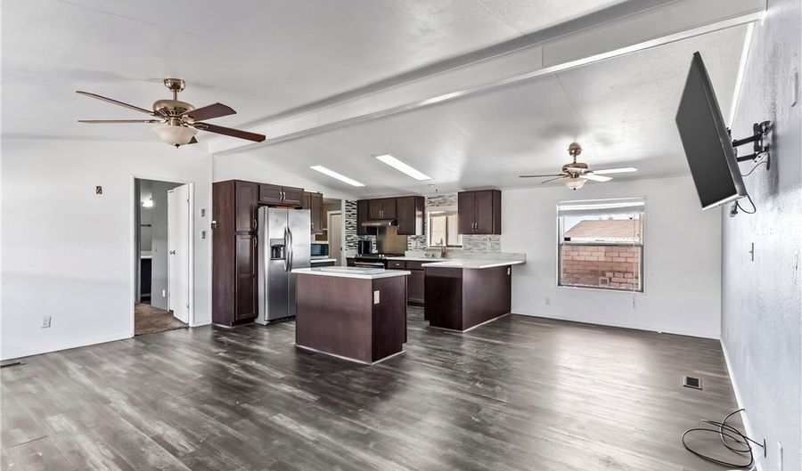 3250 Mirador St, Laughlin, NV 89029 - 2 Beds, 2 Bath