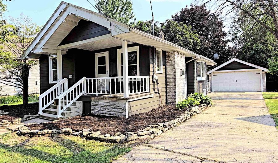 1415 W WASHINGTON St, Appleton, WI 54914 - 2 Beds, 2 Bath