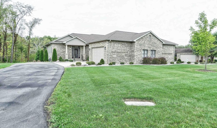 4274 Evergreen Rd 14, Adrian, MI 49221 - 3 Beds, 3 Bath