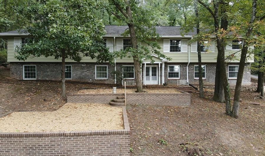 233 FAIRWAY Dr, Anniston, AL 36207 - 5 Beds, 4 Bath