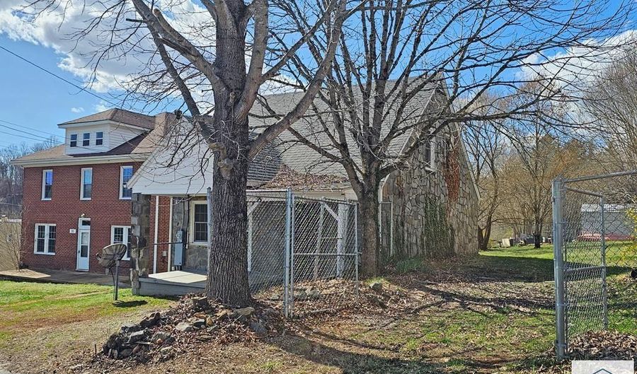 35 Linden Rd, Bassett, VA 24055 - 3 Beds, 2 Bath