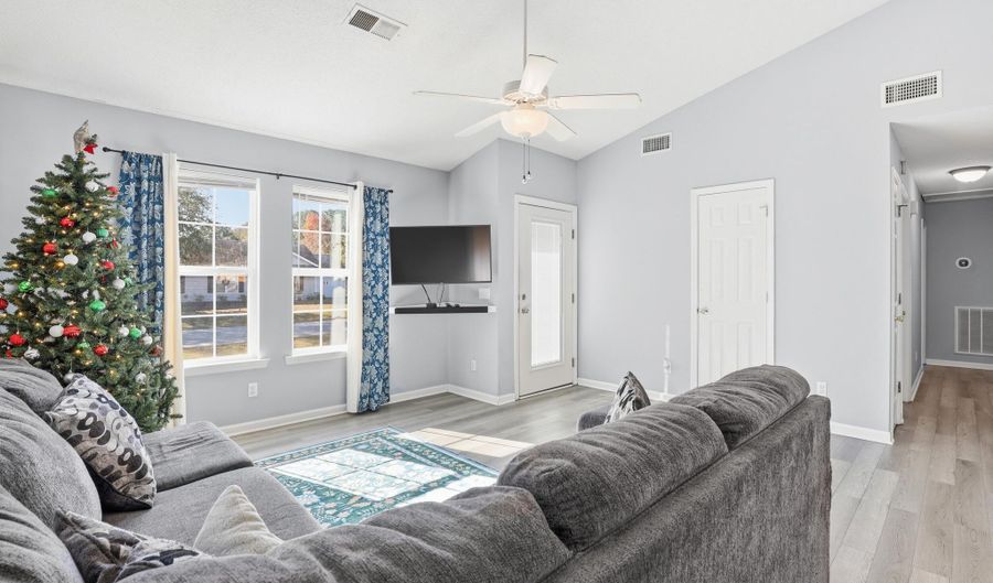 43 Southern Magnolia Dr, Beaufort, SC 29907 - 3 Beds, 2 Bath