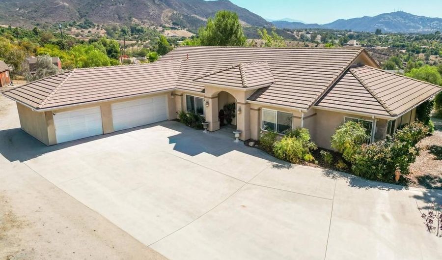 40487 Rock Mountain Dr, Fallbrook, CA 92028 - 4 Beds, 3 Bath