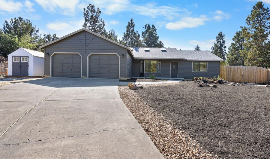 61325 King Josiah Pl, Bend, OR 97702 - 3 Beds, 2 Bath