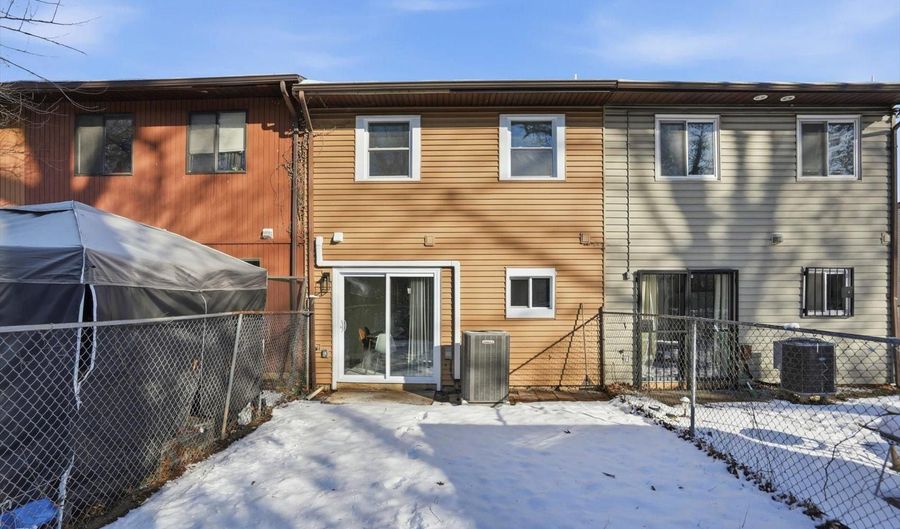 6449 WOODGREEN Cir, Baltimore, MD 21207 - 2 Beds, 3 Bath