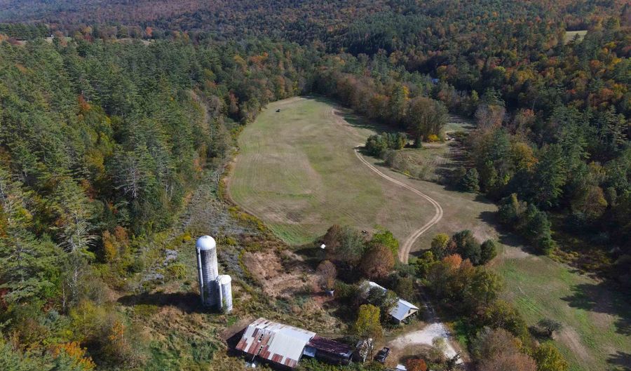 127 Trombley Rd, Andover, VT 05143 - 5 Beds, 1 Bath