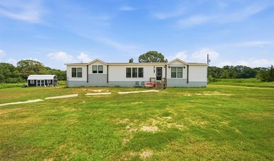 5172 S Sawmill Rd, Atoka, OK 74525 - 4 Beds, 3 Bath