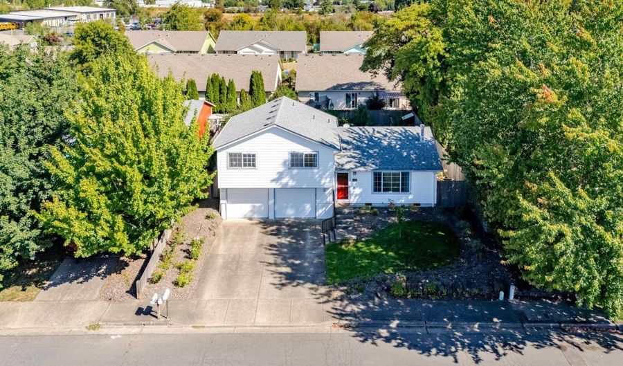165 25th Ave SE, Albany, OR 97322 - 3 Beds, 2 Bath