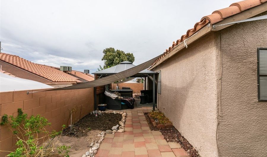 2547 Fort Lauderdale Dr, Las Vegas, NV 89156 - 4 Beds, 2 Bath