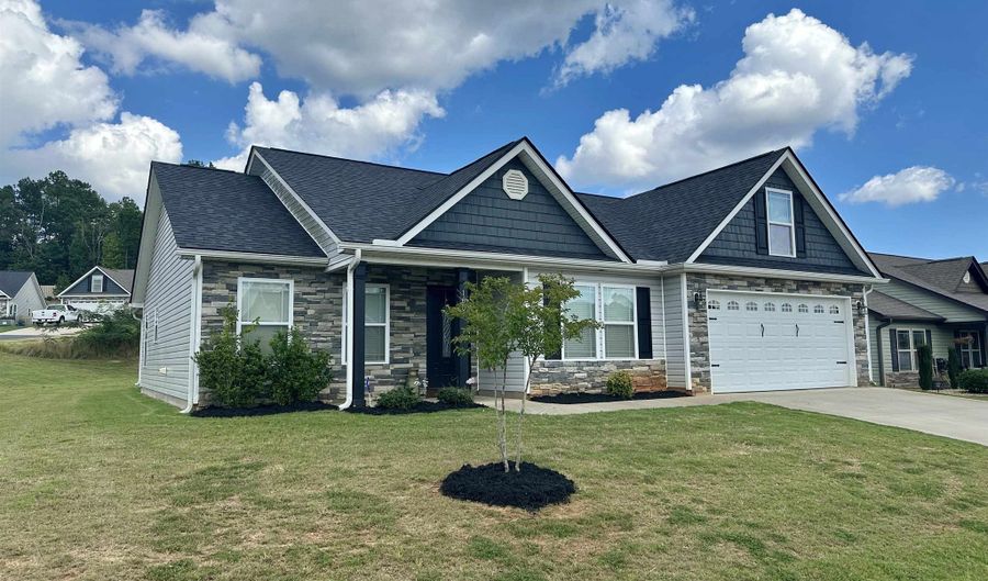 166 Mistwood Ln, Boiling Springs, SC 29316 - 3 Beds, 2 Bath