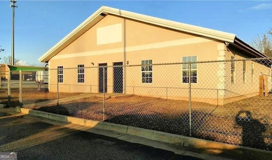 3180 Atlanta Hwy, Athens, GA 30606 - 13 Beds, 3 Bath