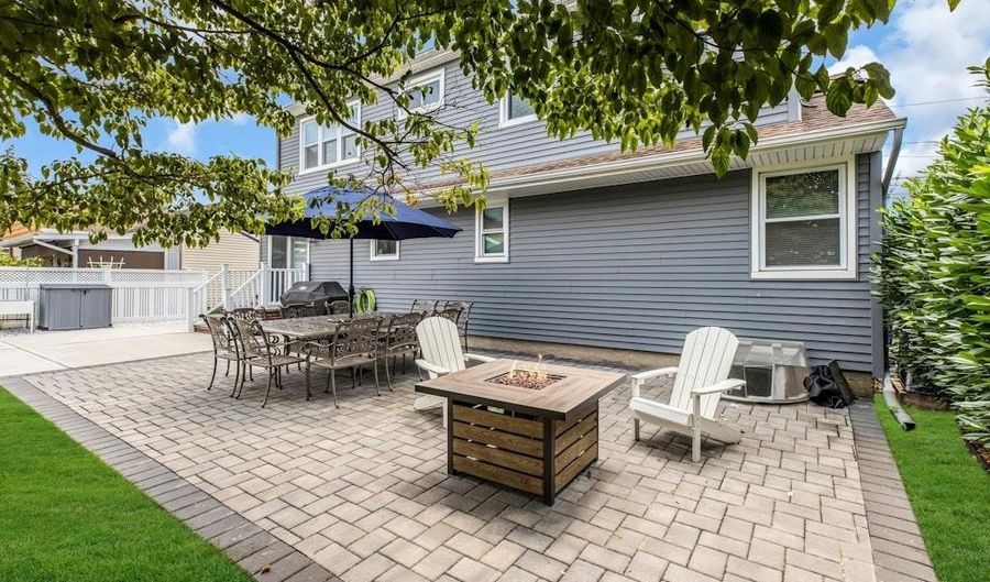 109 Meldon Ave, Albertson, NY 11507 - 4 Beds, 2 Bath