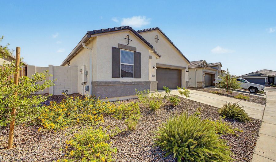 1881 W STANTON Ave, Apache Junction, AZ 85120 - 4 Beds, 2 Bath
