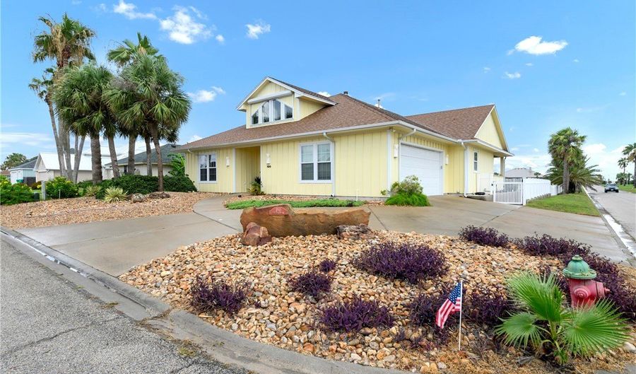 100 Dolphin Ct, Aransas Pass, TX 78336 - 3 Beds, 3 Bath
