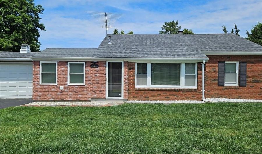 461 River Rd, Lincoln, RI 02865 - 2 Beds, 1 Bath