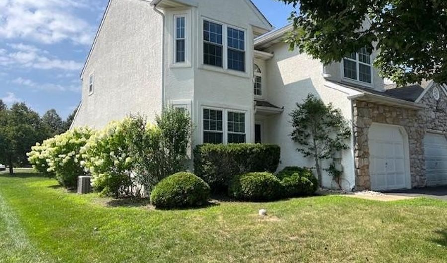 441 DOGWOOD Dr, Ambler, PA 19002 - 3 Beds, 3 Bath