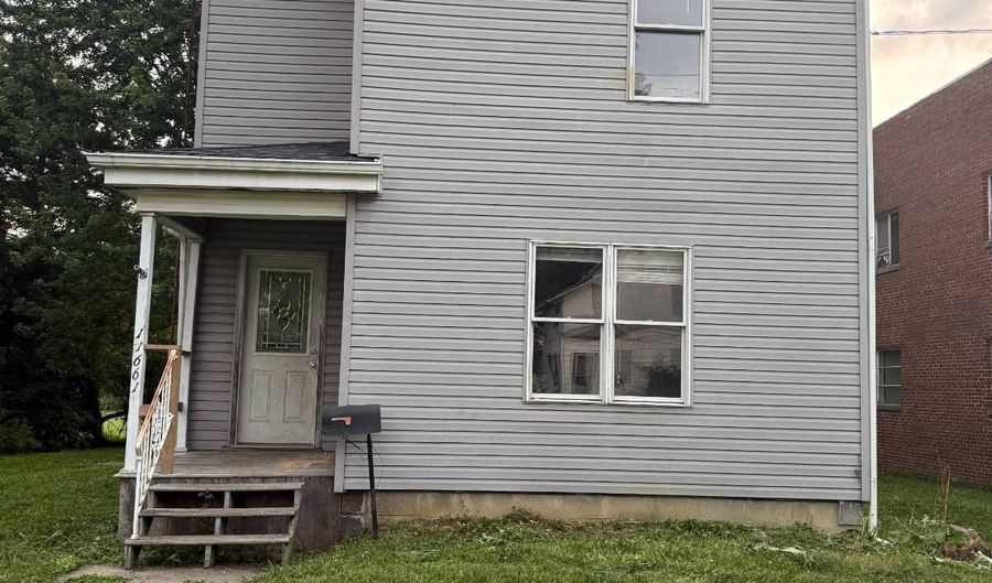 11661 Rockhill NE Ave, Alliance, OH 44601 - 2 Beds, 1 Bath