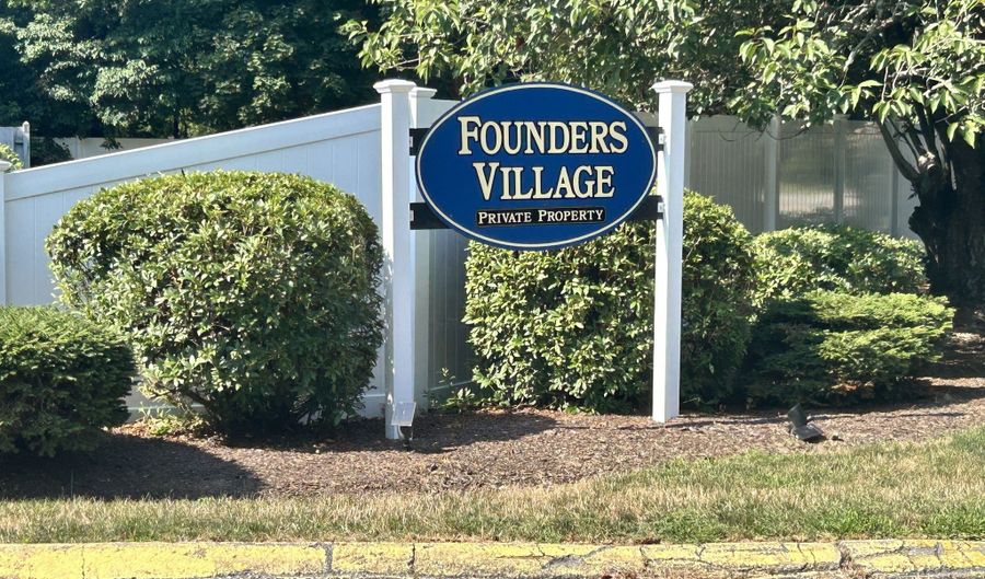 3 Founders Rd 3, Clinton, CT 06413 - 2 Beds, 3 Bath
