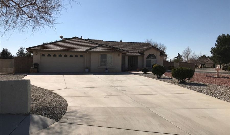 19187 Cochise Pl, Apple Valley, CA 92308 - 3 Beds, 2 Bath