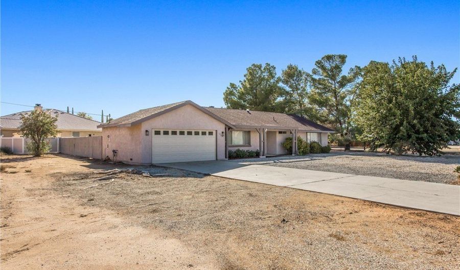 19891 Talihina Rd, Apple Valley, CA 92307 - 5 Beds, 3 Bath
