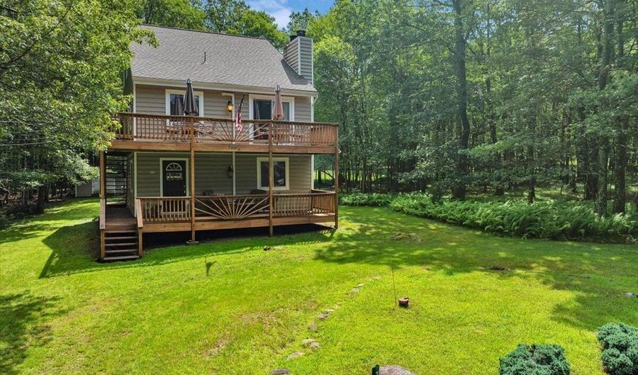 748 Towamensing Trl, Albrightsville, PA 18210 - 5 Beds, 3 Bath