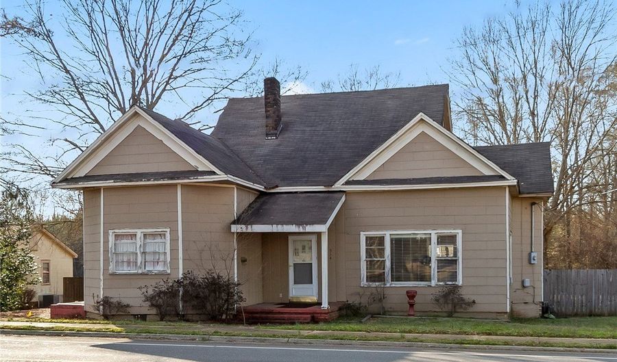 514 3rd St, Aliceville, AL 35442 - 3 Beds, 2 Bath