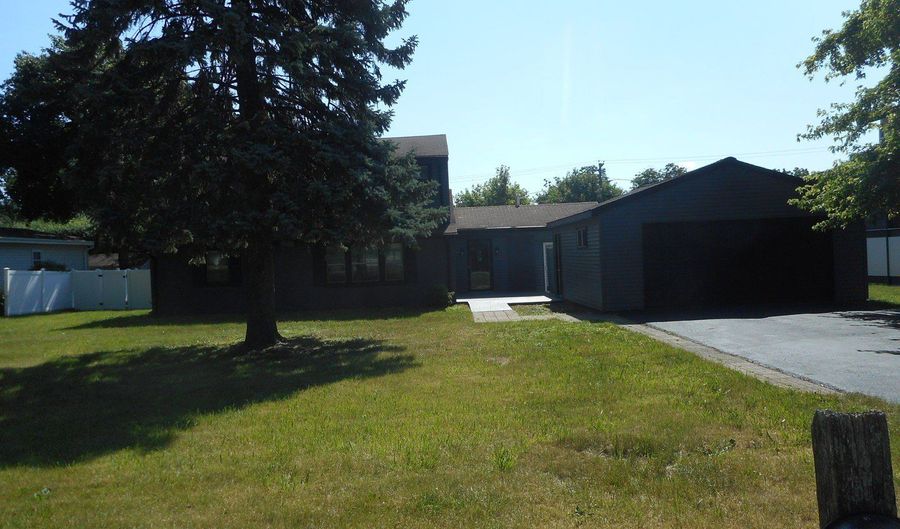 4 N327 7th Ave, Addison, IL 60101 - 4 Beds, 3 Bath