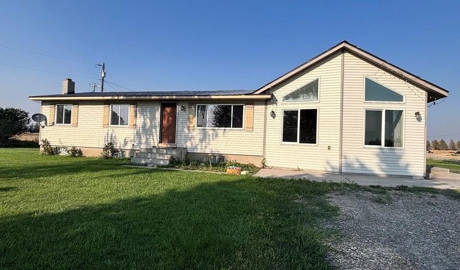 323 N 400 W, Blackfoot, ID 83221 - 4 Beds, 2 Bath