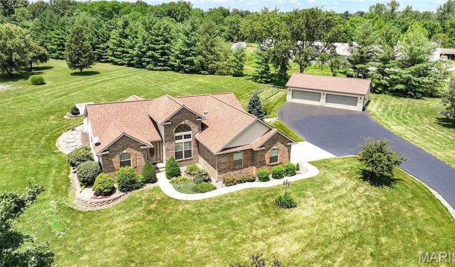 101 Serenity Dr, Alton, IL 62002 - 3 Beds, 3 Bath