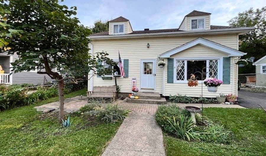 26585 W Maple St, Antioch, IL 60002 - 2 Beds, 2 Bath