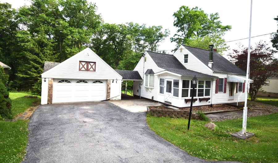 2357 Kettle Rd, Altoona, PA 16601 - 3 Beds, 2 Bath