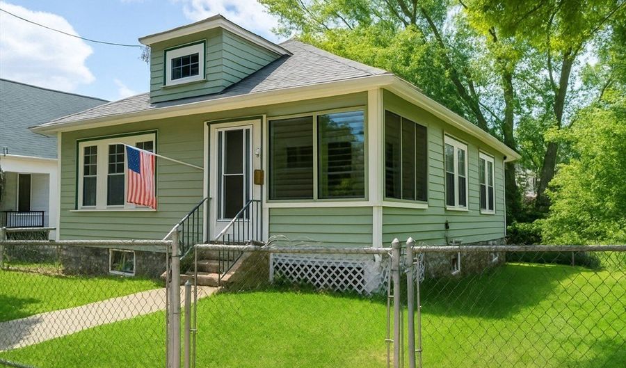 55 Glenellen Rd, Boston, MA 02132 - 2 Beds, 1 Bath
