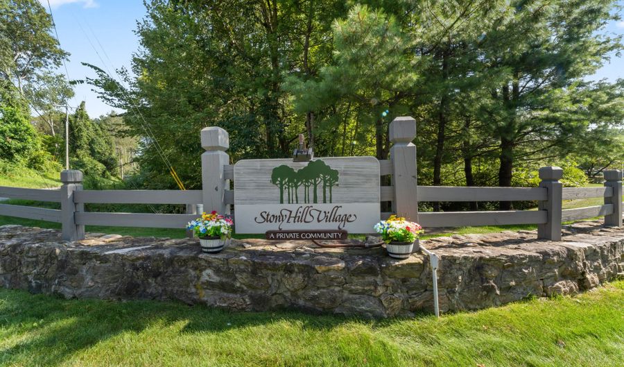 156 Heatherwood Dr 156, Brookfield, CT 06804 - 1 Beds, 2 Bath