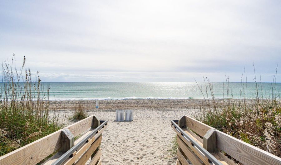 121 Sound Dr, Atlantic Beach, NC 28512 - 4 Beds, 6 Bath