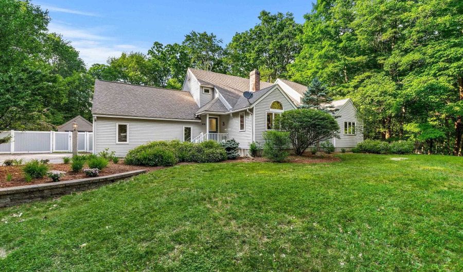 301 N Amherst Rd, Bedford, NH 03110 - 4 Beds, 3 Bath