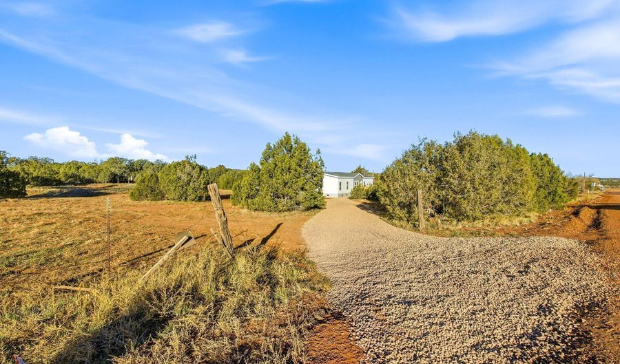 2146 Copper Rd, Clay Springs, AZ 85923 - 4 Beds, 2 Bath