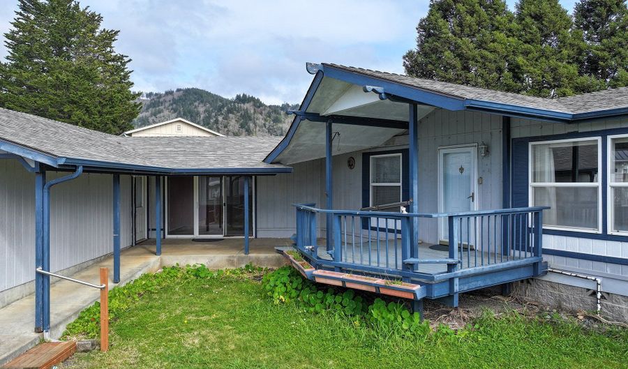 15923 BAY VIEW Dr, Brookings, OR 97415 - 3 Beds, 2 Bath