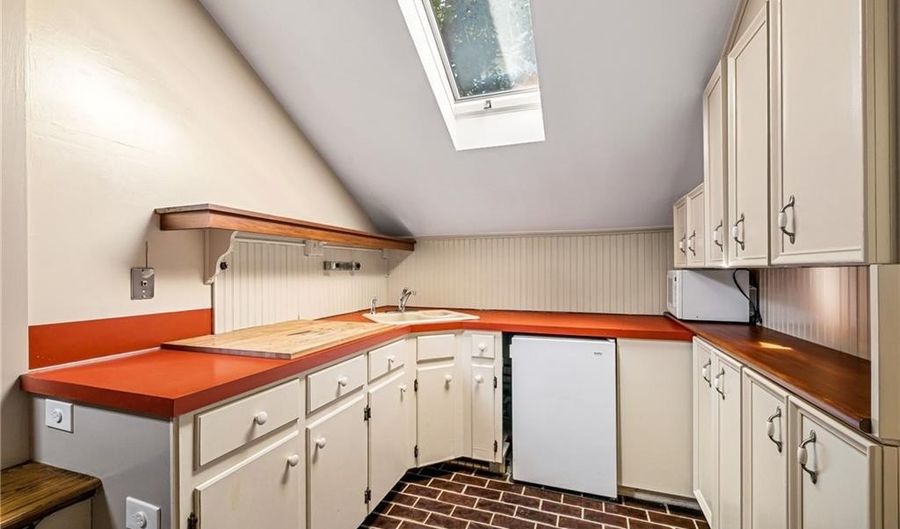 97 Harrison Ave P1, Newport, RI 02840 - 3 Beds, 3 Bath