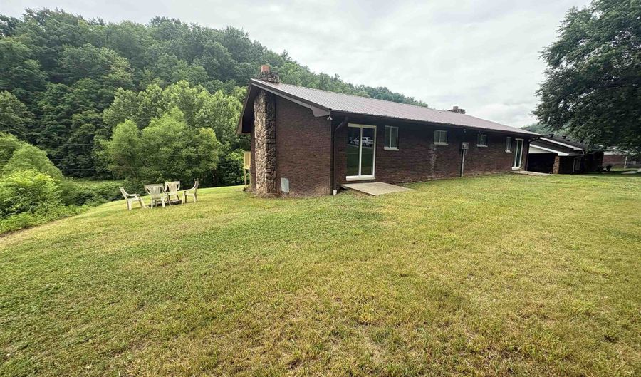 419 Heath Creek Rd, Barboursville, WV 25504 - 4 Beds, 3 Bath
