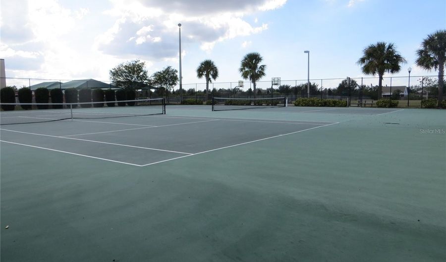 6818 CAMBRIDGE PARK Dr, Apollo Beach, FL 33572 - 3 Beds, 2 Bath
