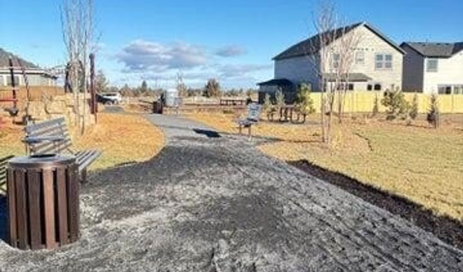 21820 SE Stromboli Ct Lot 133, Bend, OR 97702 - 3 Beds, 3 Bath