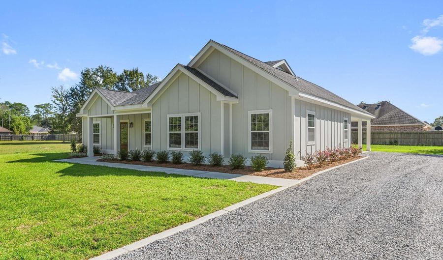 212 Hugo St, Bay St. Louis, MS 39520 - 3 Beds, 2 Bath