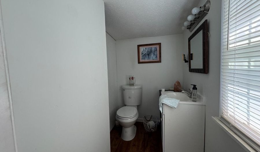 912 Oakville Rd, Appomattox, VA 24522 - 2 Beds, 2 Bath