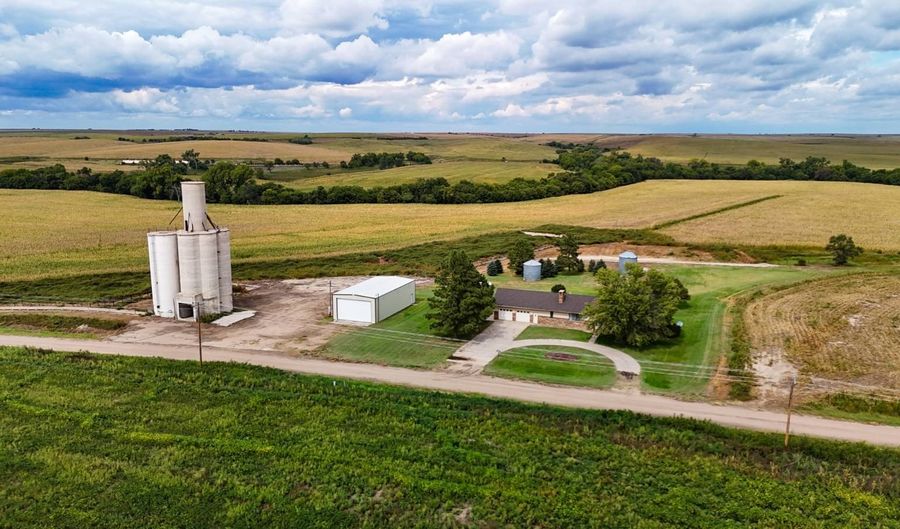 43169 Road 706, Beaver City, NE 68926 - 4 Beds, 3 Bath