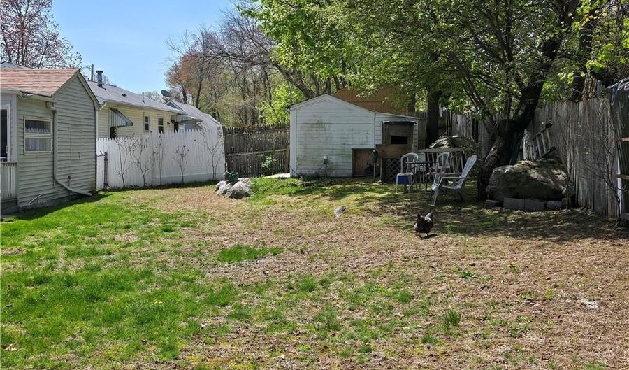 35 Boyd Ave, East Providence, RI 02914 - 3 Beds, 2 Bath