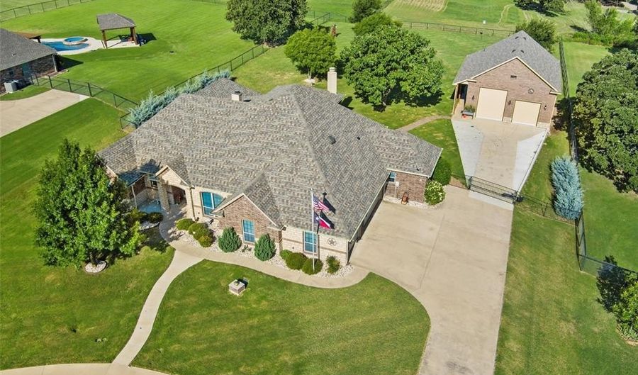 150 Ellis Spring Dr, Weatherford, TX 76085 - 4 Beds, 3 Bath